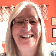 Becky Turnquist at Frandsen Bank & Trust—Kadince Selfie Testimonial